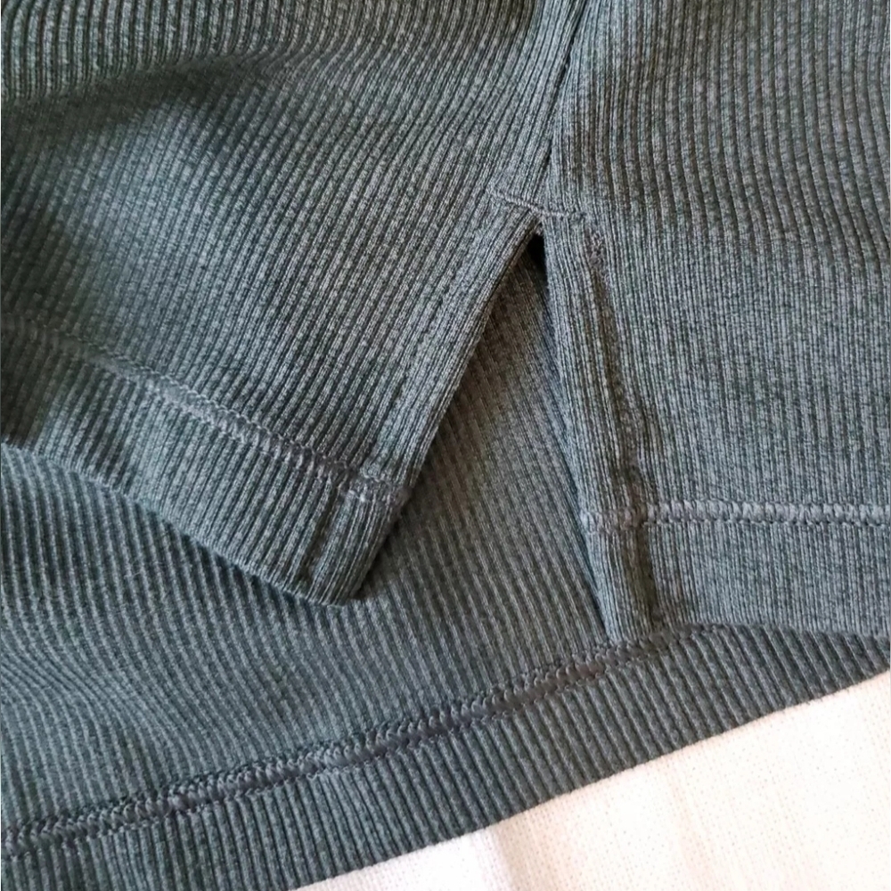 Athleta Womens Green Uptempo Ribbed Long Sleeve Henley Top Size Small Ribbed - Picture 8 of 9